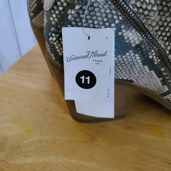 NWT Universal Thread Jameson Faux Python Snakeskin Booties - Picture 5 of 7